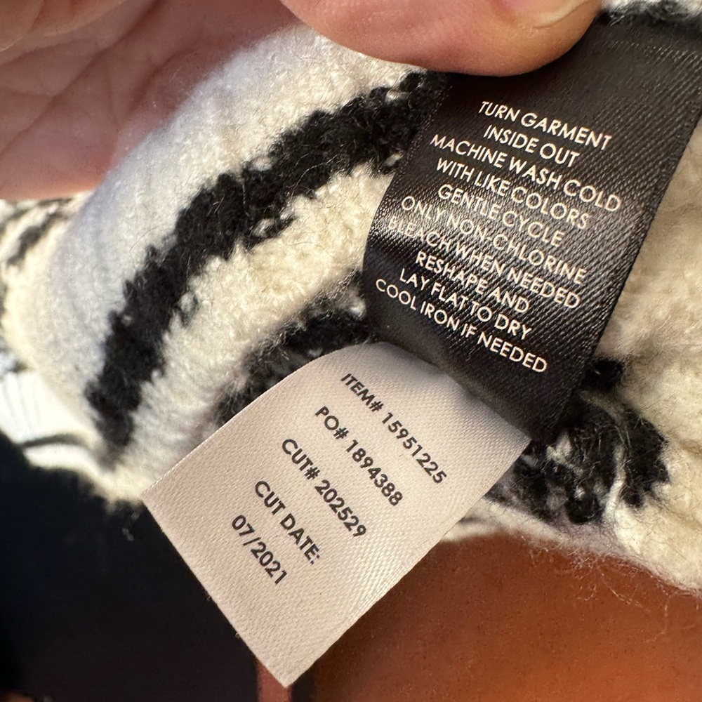 houndstooth pattern sweater - Picture 8 of 8